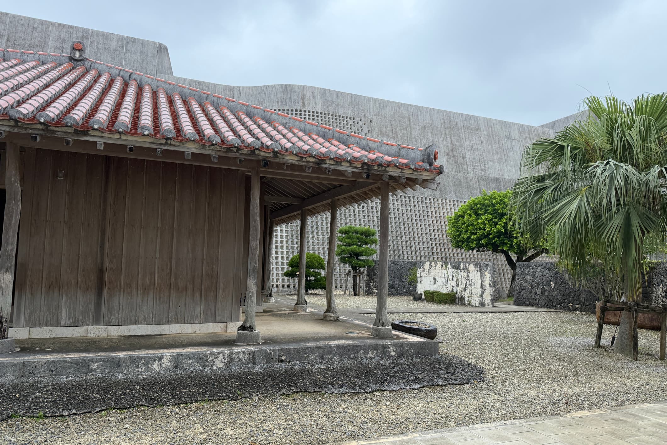 沖縄県立博物館・美術館(おきみゅー)の外観写真